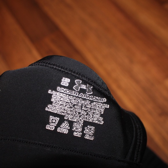 Under armour sports bra -size xs - Picture 3 of 3